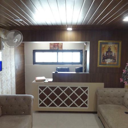 Hotel Prestige Аджмер Экстерьер фото