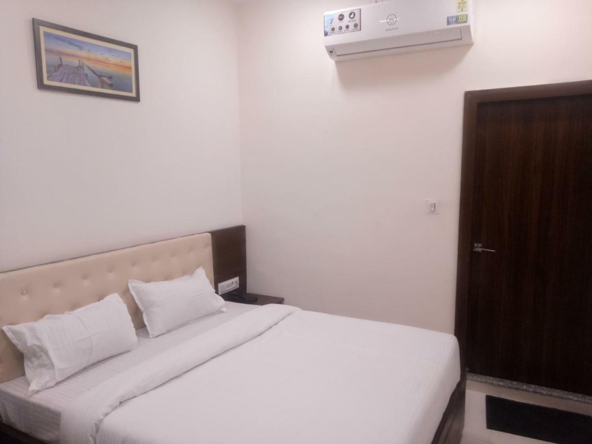 Hotel Prestige Аджмер Экстерьер фото